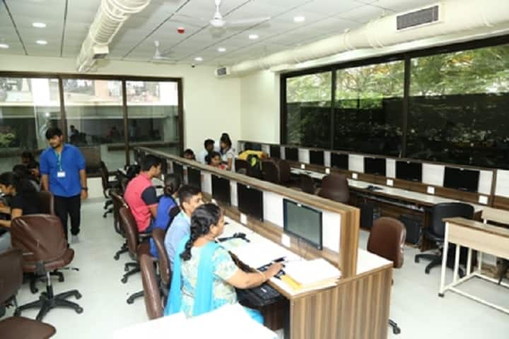 KES' Shri Jayantilal H Patel Law College campus in Mumbai, Maharashtra, India — photo 3