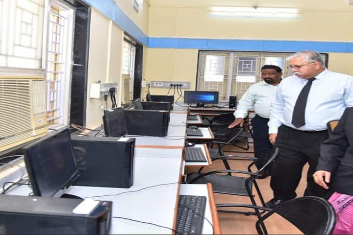 Kha Shri Govindrao Adik Law College campus in Shrirampur, Maharashtra, India — photo 2