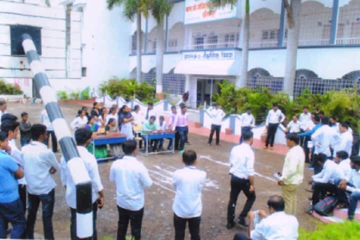 Kha Shri Govindrao Adik Law College campus in Shrirampur, Maharashtra, India — photo 3