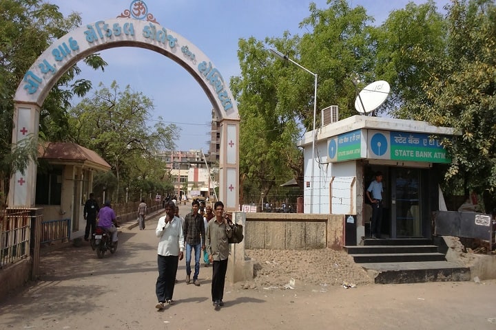 CU Shah Physiotherapy College campus in Surendranagar, Gujarat, India — photo 2