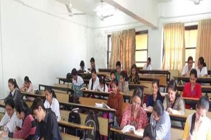 CU Shah Physiotherapy College campus in Surendranagar, Gujarat, India — photo 3