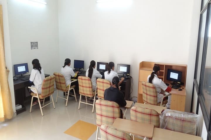 CU Shah Physiotherapy College campus in Surendranagar, Gujarat, India — photo 4