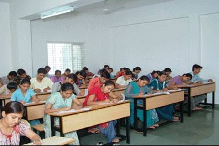 Shri KK Sheth Physiotherapy College campus in Rajkot, Gujarat, India — photo 5