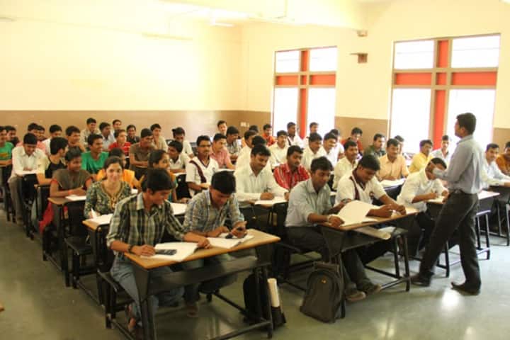 Karmayogi Engineering College campus in Solapur, Maharashtra, India — photo 2