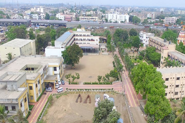 Shree Swaminarayan Physiotherapy College campus in Kadodara, Gujarat, India — photo 2