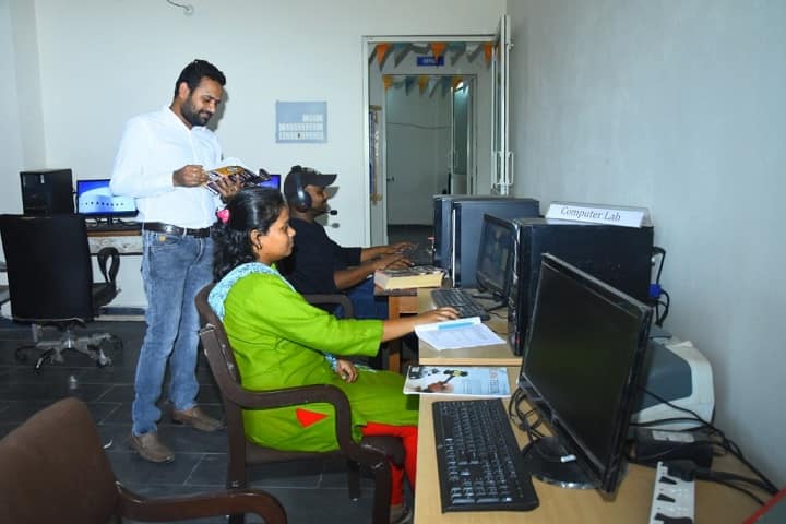 Justice Kumarayya College of Law campus in Karimnagar, Telangana, India — photo 3