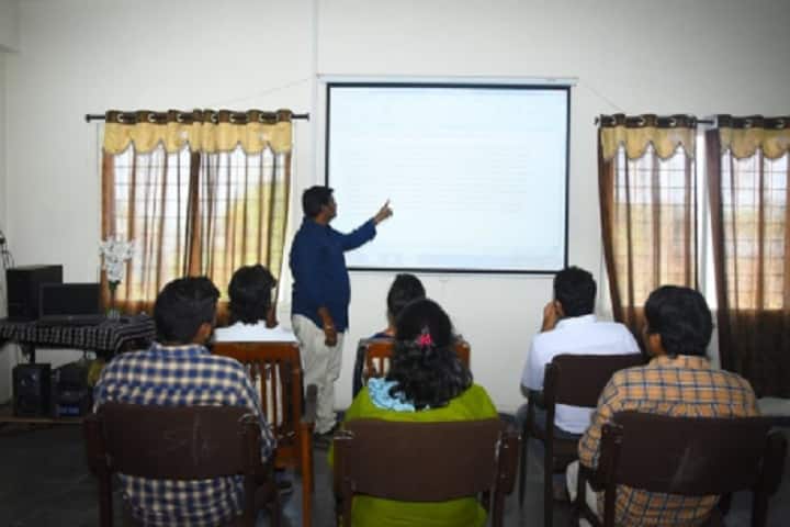 Justice Kumarayya College of Law campus in Karimnagar, Telangana, India — photo 4