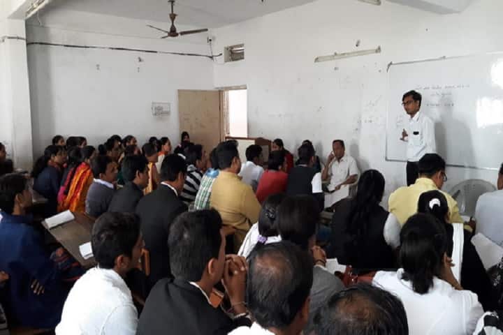 JJCET Law College campus in Junagadh, Gujarat, India — photo 4