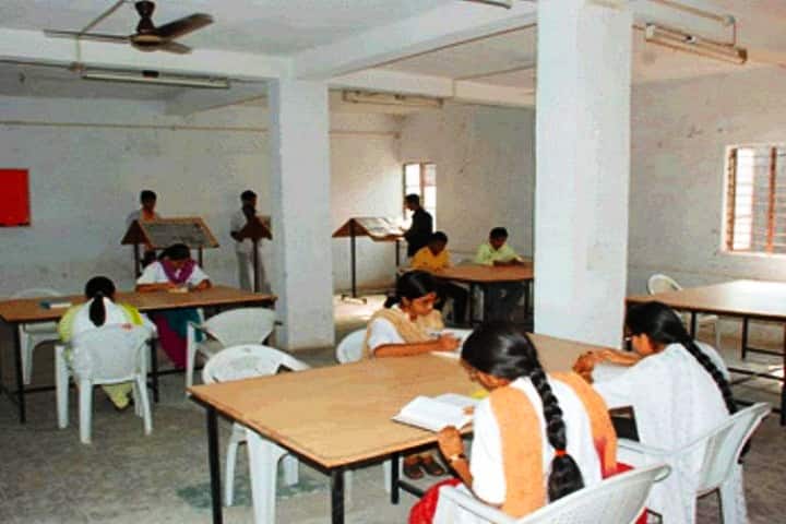 Shri Chamundamata Homoeopathic Medical College and Hospital campus in Jalgaon, Maharashtra, India — photo 3