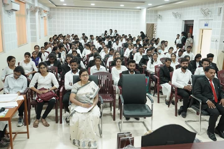 Ismailsaheb Mulla Law College campus in Satara, Maharashtra, India — photo 4