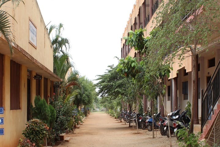 Sir M Visvesvaraya Polytechnic campus in Bellary, Karnataka, India — photo 2