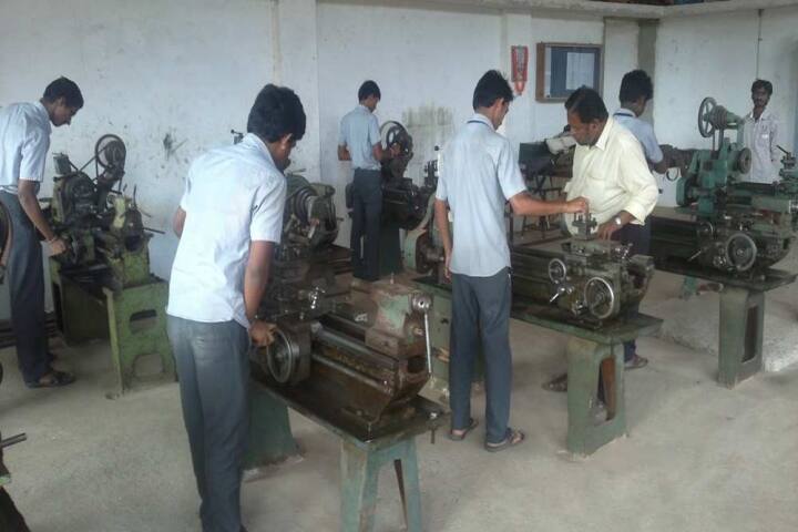 Sir M Visvesvaraya Polytechnic campus in Bellary, Karnataka, India — photo 5