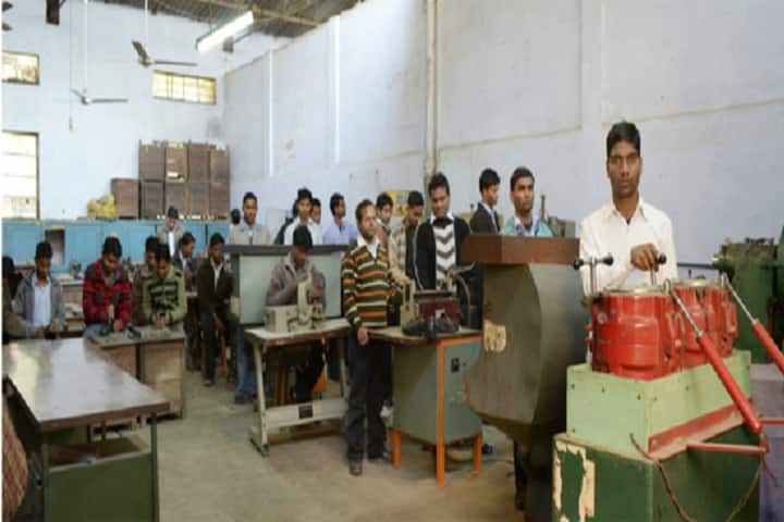 Government Leather Institute campus in Agra, Uttar Pradesh, India — photo 4