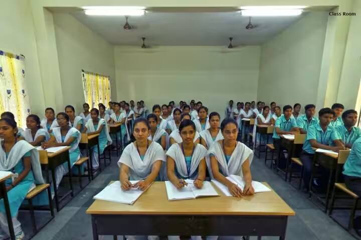 Sri Manakula Vinayagar Nursing College campus in Puducherry, India — photo 1