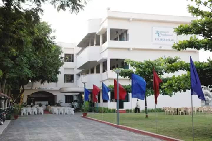 Jagarlamudi Chandramouli College of Law campus in Guntur, Andhra Pradesh, India — photo 1