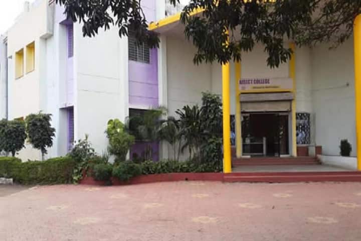 COMPFEEDERS AISECT College of Professional Studies Pharmacy College campus in Indore, Madhya Pradesh, India — photo 1