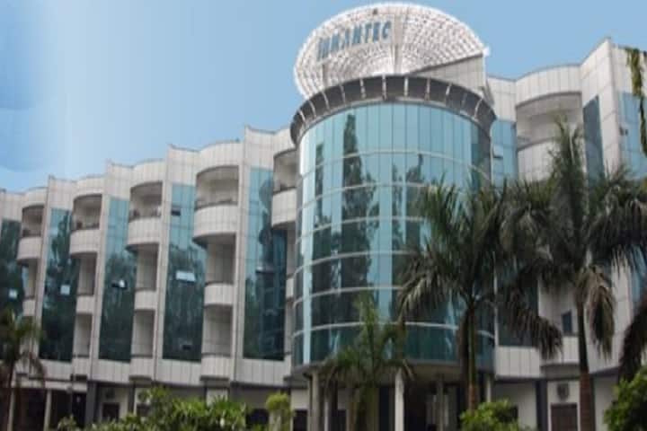 Integrated School of Law campus in Ghaziabad, Uttar Pradesh, India — photo 1