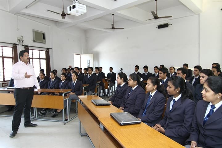 Integrated School of Law campus in Ghaziabad, Uttar Pradesh, India — photo 5