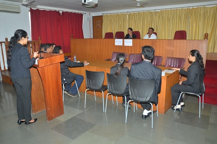 Rizvi Law College campus in Mumbai, Maharashtra, India — photo 6
