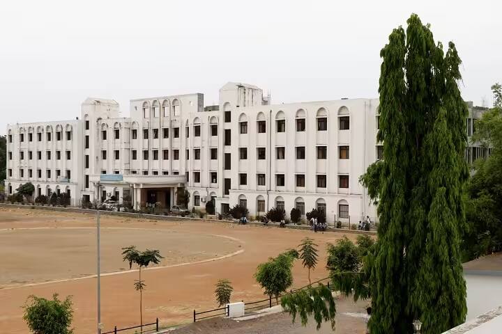 Shri Shivaji Institute of Engineering and Management Studies campus in Parbhani, Maharashtra, India — photo 1