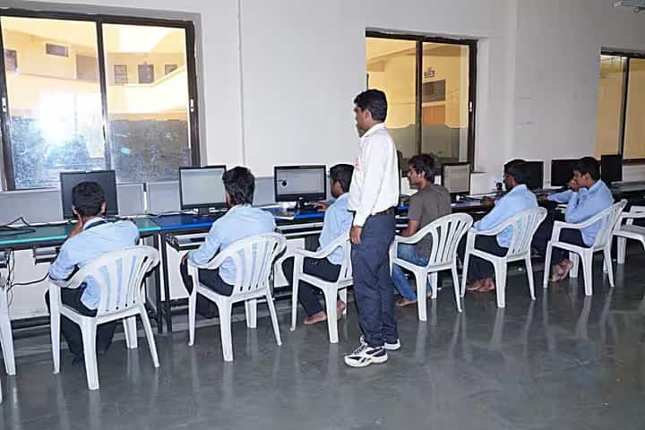 Siddhant College of Engineering campus in Pune, Maharashtra, India — photo 3