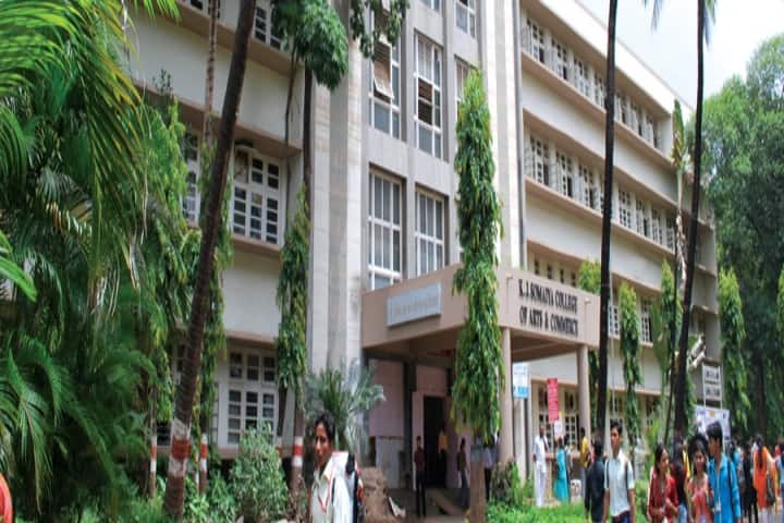 K J Somaiya College of Arts and Commerce, Mumbai campus in Mumbai, Maharashtra, India