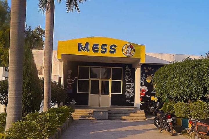 CERT College of Law campus in Meerut, Uttar Pradesh, India — photo 2