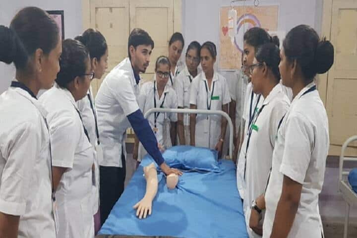 Shree Swaminarayan RP Badiyani and SR Badiyani Institute of Nursing campus in Porbandar, Gujarat, India — photo 1