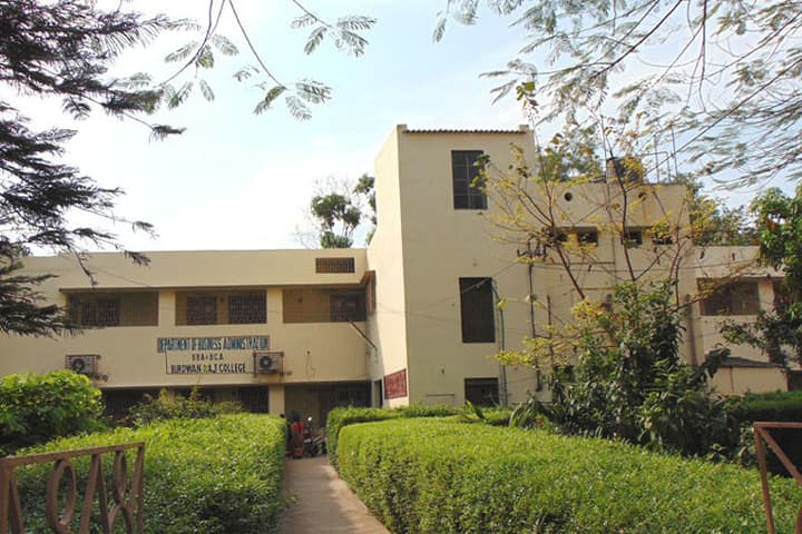 Burdwan Raj College campus in Burdwan, West Bengal, India — photo 1