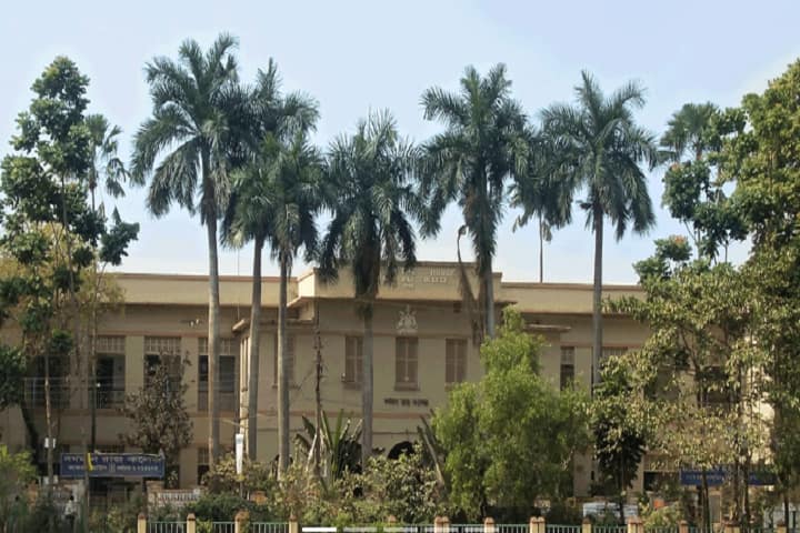 Burdwan Raj College campus in Burdwan, West Bengal, India — photo 2