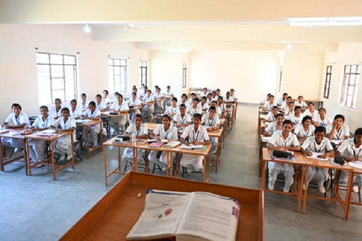 Sri Siddhartha Nursing College campus in Tumakuru, Karnataka, India — photo 4