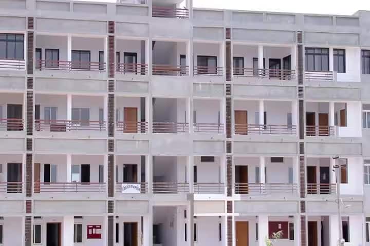DL Patel Science College campus in Himmatnagar, Gujarat, India — photo 1