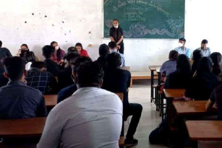 DL Patel Science College campus in Himmatnagar, Gujarat, India — photo 2