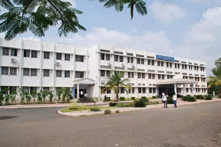 Mahatma Basaweshwar Education Society's College of Engineering campus in Ambajogai, Maharashtra, India — photo 2