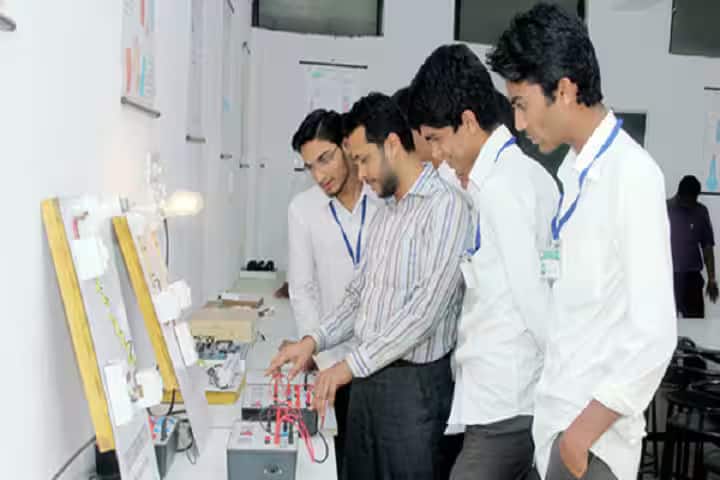 Maulana Mukhtar Ahmad Nadvi Technical Campus campus in Malegaon, Maharashtra, India — photo 3