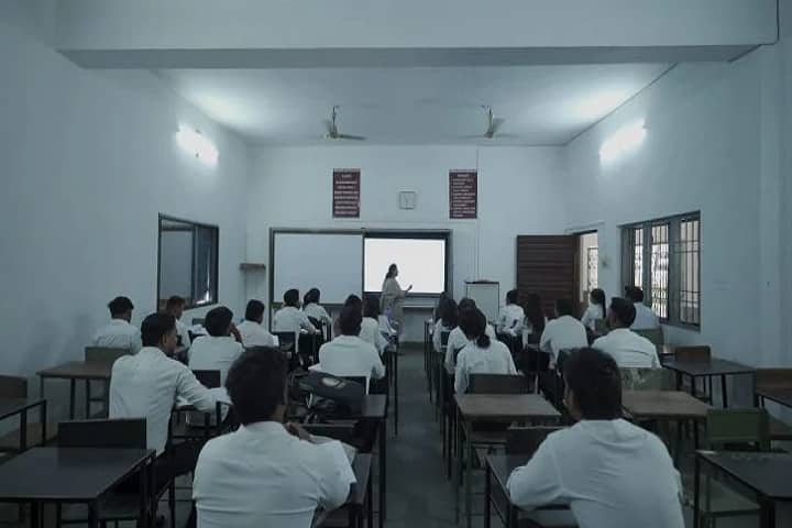 DP Vipra Law College campus in Bilaspur, Chhattisgarh, India — photo 3