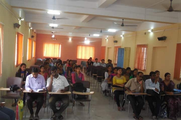 Nistarini Women's College campus in Medinipur, West Bengal, India — photo 4