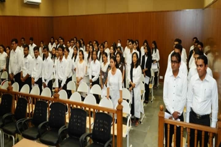 IM Nanavati Law College campus in Ahmedabad, Gujarat, India — photo 5