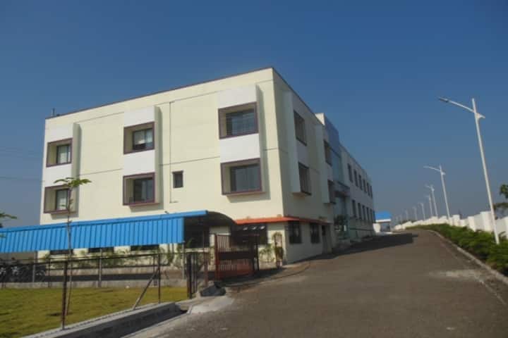 HRSPM's Sarsenapati Hambirrao Mohite Law College campus in Pune, Maharashtra, India — photo 1