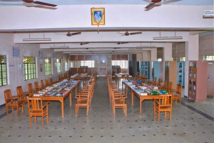 Hurakadli Ajja Law College campus in Dharwad, Karnataka, India — photo 3