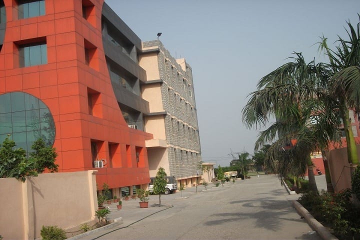 HLM Law College campus in Ghaziabad, Uttar Pradesh, India — photo 2