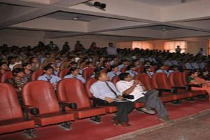 HLM Law College campus in Ghaziabad, Uttar Pradesh, India — photo 6