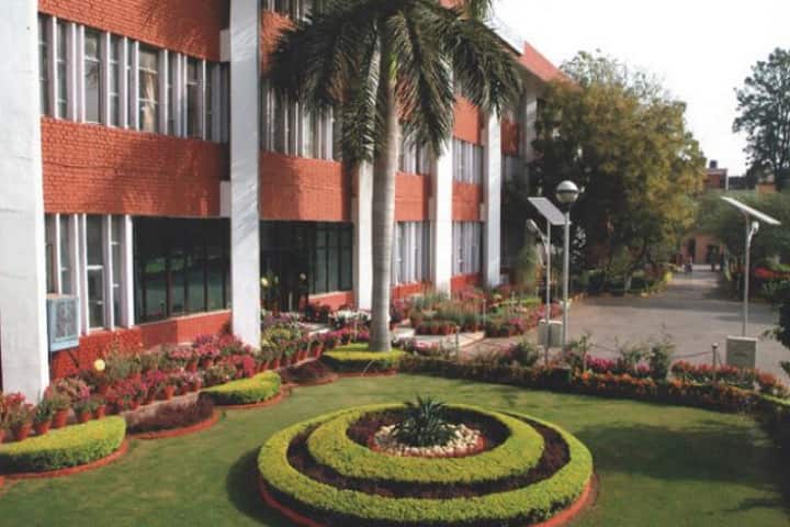 Regional Institute of Co Operative Management campus in Chandigarh, India — photo 1