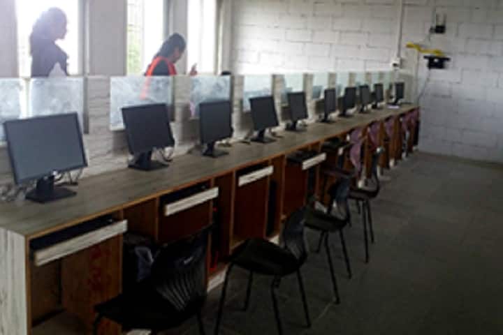 Shriman Bhausaheb Zadbuke Institute of Polytechnic campus in Solapur, Maharashtra, India — photo 2