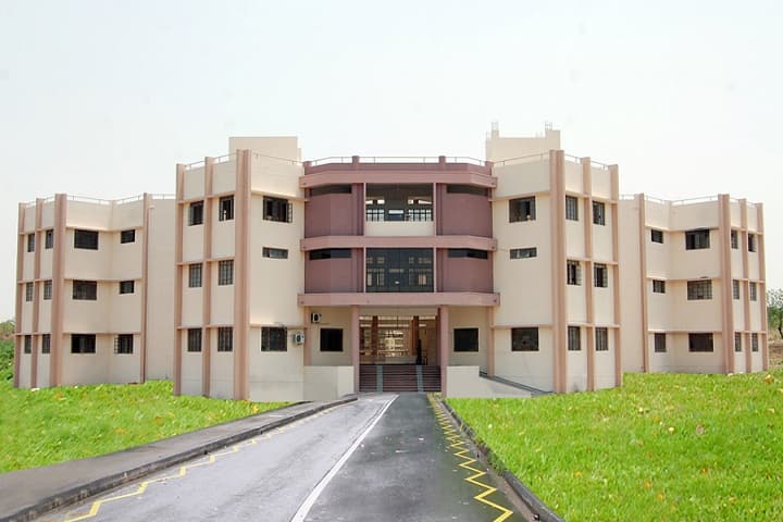 Shri Vatavruksha Swami Maharaj Devasthan's campus in Solapur, Maharashtra, India — photo 1