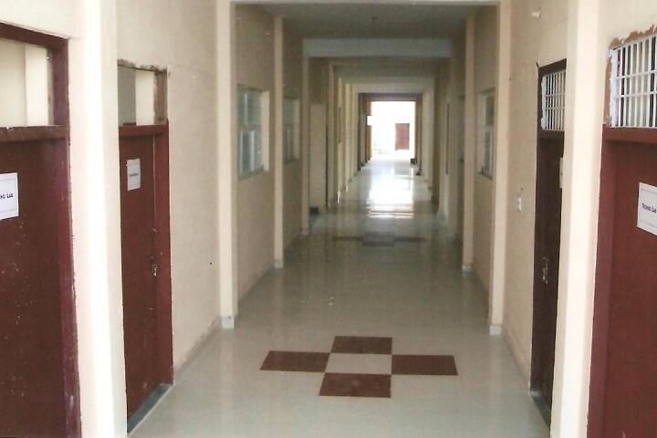Shri Girraj Maharaj Institute of Management campus in Mathura, Uttar Pradesh, India — photo 3
