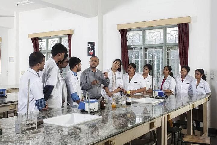 Sri Devaraj URS College of Nursing campus in Kolar, Karnataka, India — photo 1