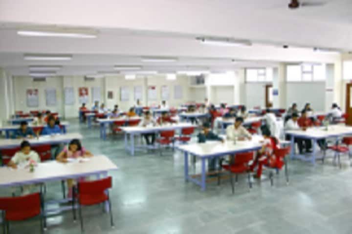 Sri Aurobindo Institute of Medical Sciences campus in Indore, Madhya Pradesh, India — photo 2