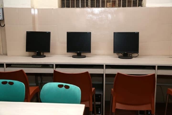 Hindi Vidya Prachar Samiti's College of Law campus in Mumbai, Maharashtra, India — photo 3