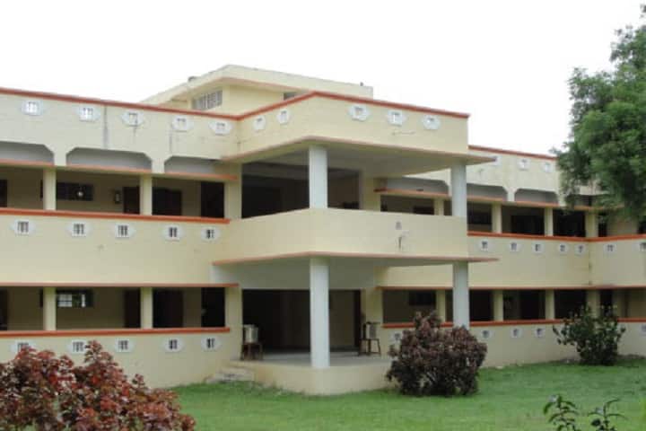 Shri Sitheswarar Polytechnic College campus in Vellore, Tamil Nadu, India — photo 1